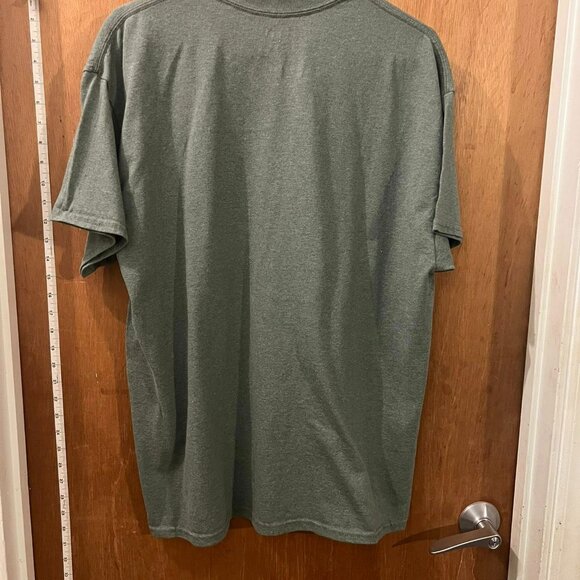 Size XL - Gildan - Light Gray/Green Animal Print Shamrock St Patty's Day T-Shirt - Picture 5 of 6